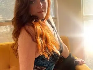 Lyrann89  live sex cam