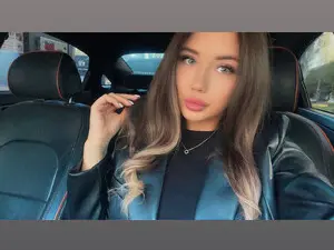 OnlyKriss  live sex cam