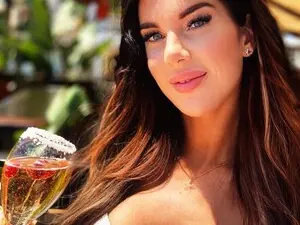 LaceysRoom  live sex cam