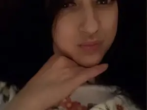 Debra_xxx  live sex cam