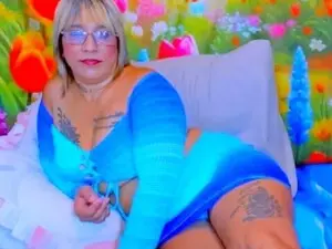Roxyfoxy69  live sex cam