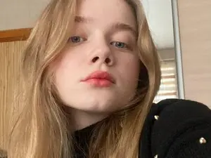 Evievil  live sex cam