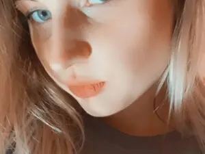 StrawberryDonut  live sex cam