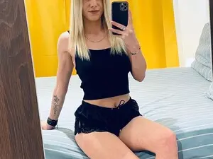 Amelyjoyfull  live sex cam