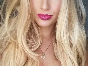 DiamondGirl21  live sex cam
