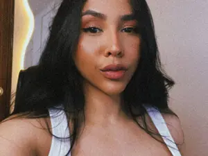 Sofiiiaa_  live sex cam