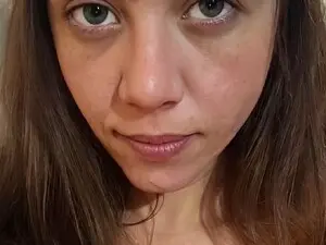 AlaskaGreen7  live sex cam