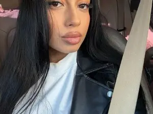 BetsyGonzale  live sex cam