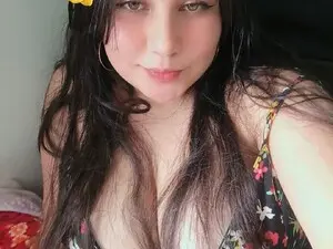 Laura_soft  live sex cam