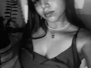Vesperhale  live sex cam