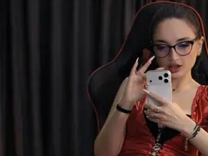ErikaLorren  live sex cam