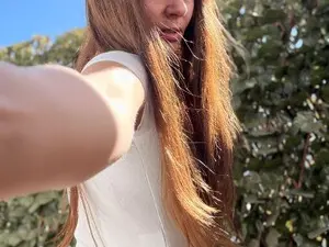 LilyRoselyn  live sex cam