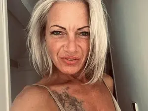 TrophyMilf  live sex cam