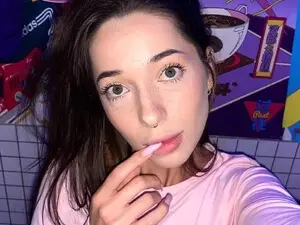 NicolYves  live sex cam