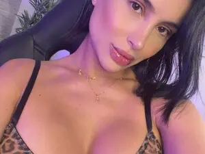 Evelynwoods  live sex cam
