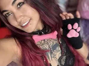 LilRavenFox  live sex cam