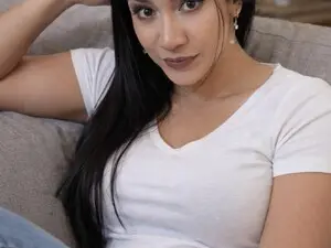 StormiSquirt  live sex cam