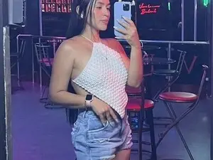 LinnaGlow  live sex cam