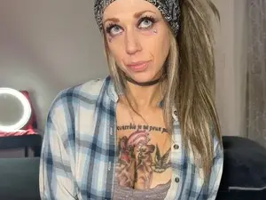 Fuckingskank  live sex cam