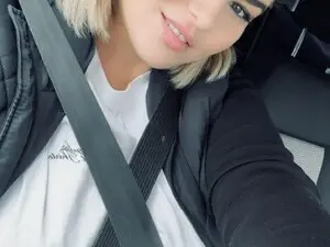 HugeBoobsErin  live sex cam