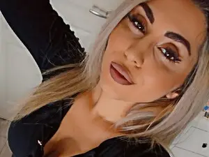 TorriHayes  live sex cam