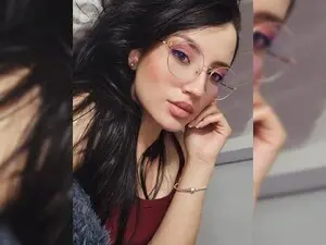 H_e_r_a  live sex cam