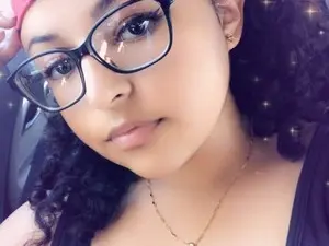 CurlyQ_  live sex cam
