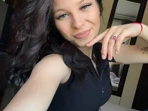 KrissBloom  live sex cam