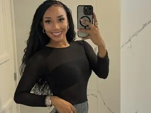 Nia_smith1  live sex cam