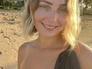 WorldofMoody  live sex cam