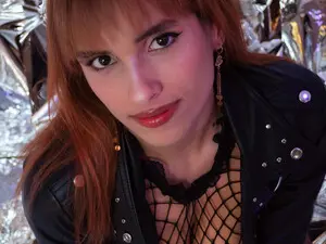 Triana_c  live sex cam