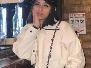 Miss_collins  live sex cam