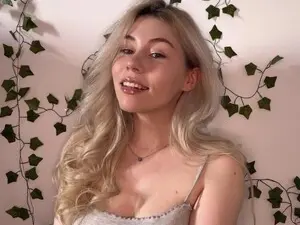Cherry_Iwe  live sex cam