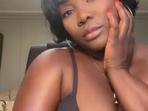 LizzyMonroe23  live sex cam