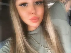 ValeriCutiexx  live sex cam