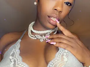 Carliecreams  live sex cam