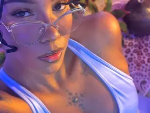 MarWitch777  live sex cam