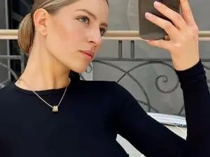 HelenaBlaze  live sex cam