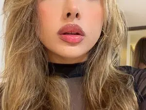DaniRouge  live sex cam
