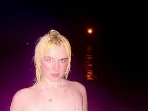 HoneyLimbed  live sex cam