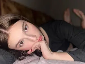 AnnaHoney  live sex cam