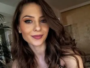 ItsMira  live sex cam