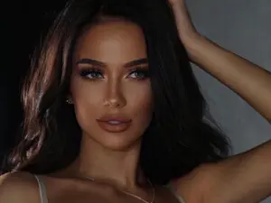LisaMonalisa  live sex cam