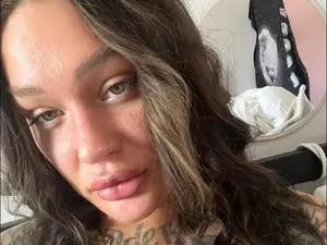 ClairBear2  live sex cam