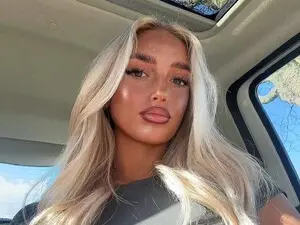 Luna_rose69  live sex cam
