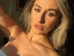 VanyaMavren  live sex cam
