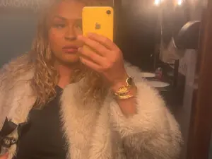Domqueen25  live sex cam