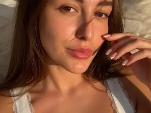 SabrinaXx  live sex cam