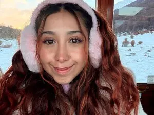 Cristal_kat  live sex cam