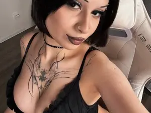 LunaGothGirl  live sex cam
